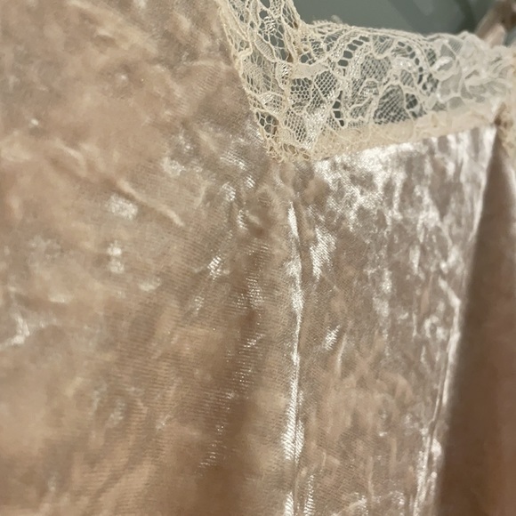 Forever 21 Velour Feel Cami Tank - Picture 4 of 6